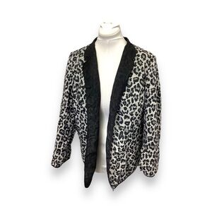 Women’s Reversible Light Weight Animal Print Open Front Blazer Jacket, size XL
